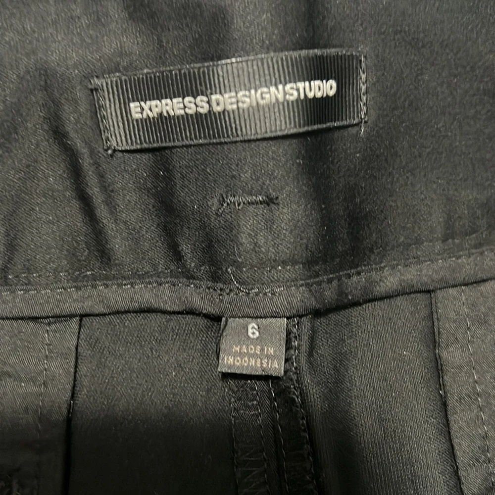 Express dress shorts. Black. Size 6. Brand new. - Picture 4 of 4